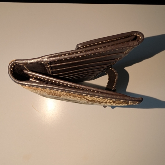 Gucci GG Vintage Brown Monogram Long Wallet with Gold Heart Snap - Picture 5 of 12